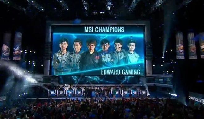 CSGO Clutch Island：NaVi 2：0 Spirit夺冠