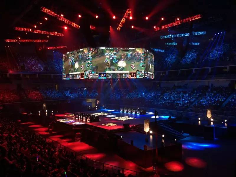 S1mple因对可能的ESC作弊评论而遭到波兰粉丝的反对