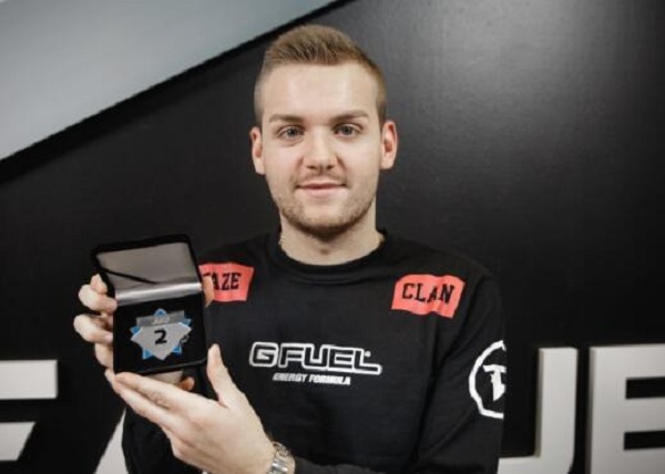 你不知道吗？外国媒体报道说 369 很可能会加入 Anyone's Legend ，因为与Aixiao关系密切。Aixiao回复：666